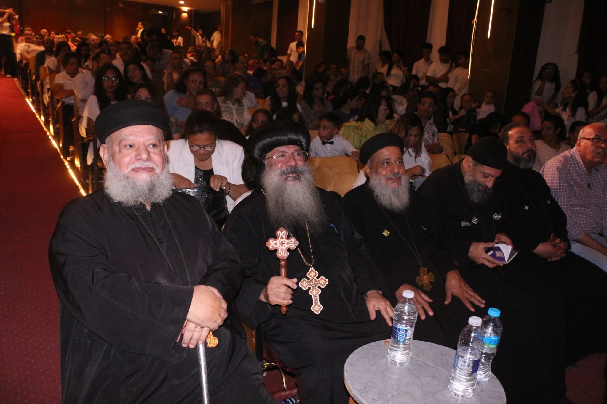 الأنبا مارتيروس وآباء الكهنة خلال الاحتفالات