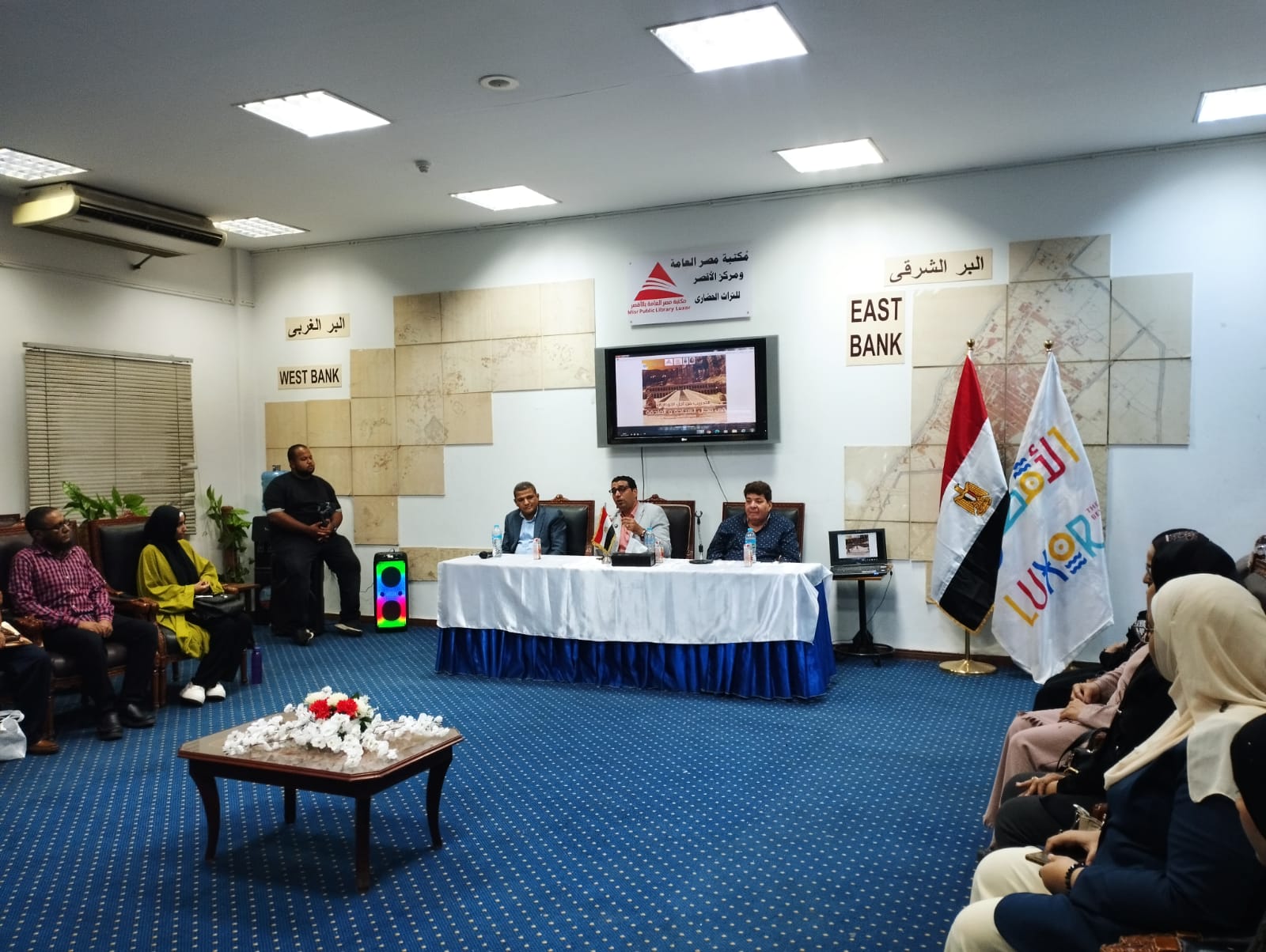 نائب محافظ الأقصر يشهد تدريباً لتأهيل 50 طالب وطالبة للعمل بقطاع السياحة نائب محافظ الأقصر يشهد تدريباً لتأهيل 50 طالب وطالبة للعمل بقطاع السياحة