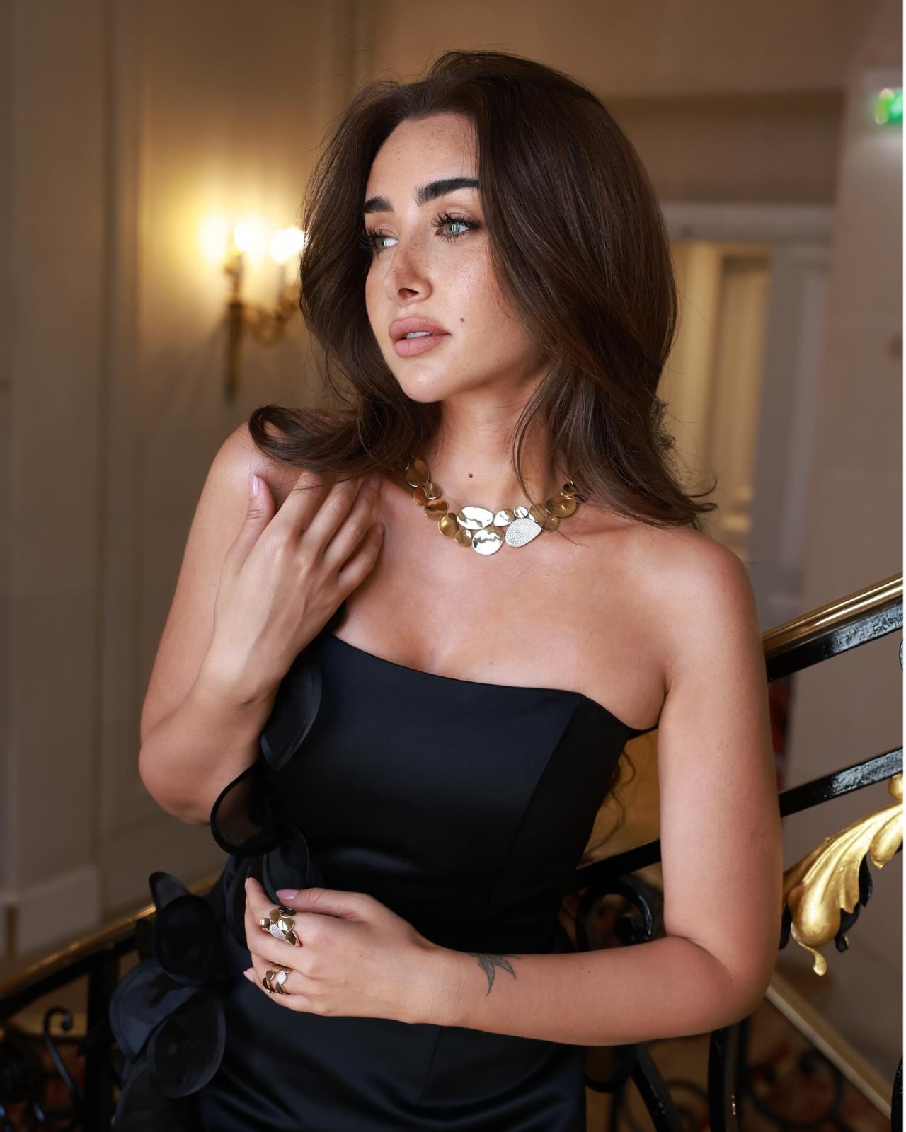 هنا الزاهد (2)