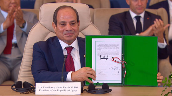 توقيع الرئيس عبد الفتاح السيسى