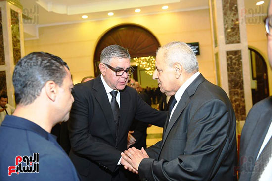 المهندس ابراهيم محلب يتلقى العزاء