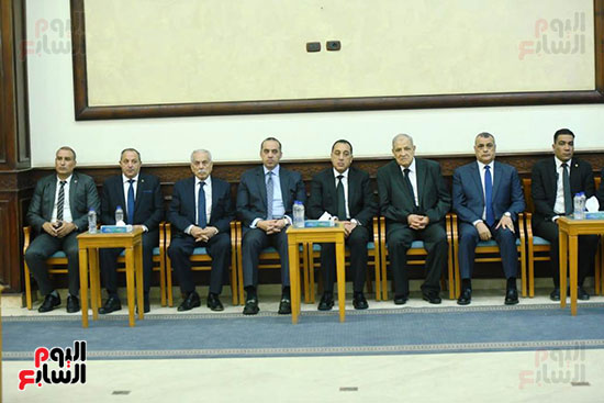 عدد من رجال الدولة خلال العزاء