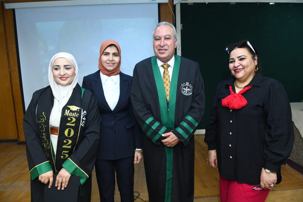 جانب من الحضور خلال مناقشة رسالة الماجستير جانب من الحضور خلال مناقشة رسالة الماجستير