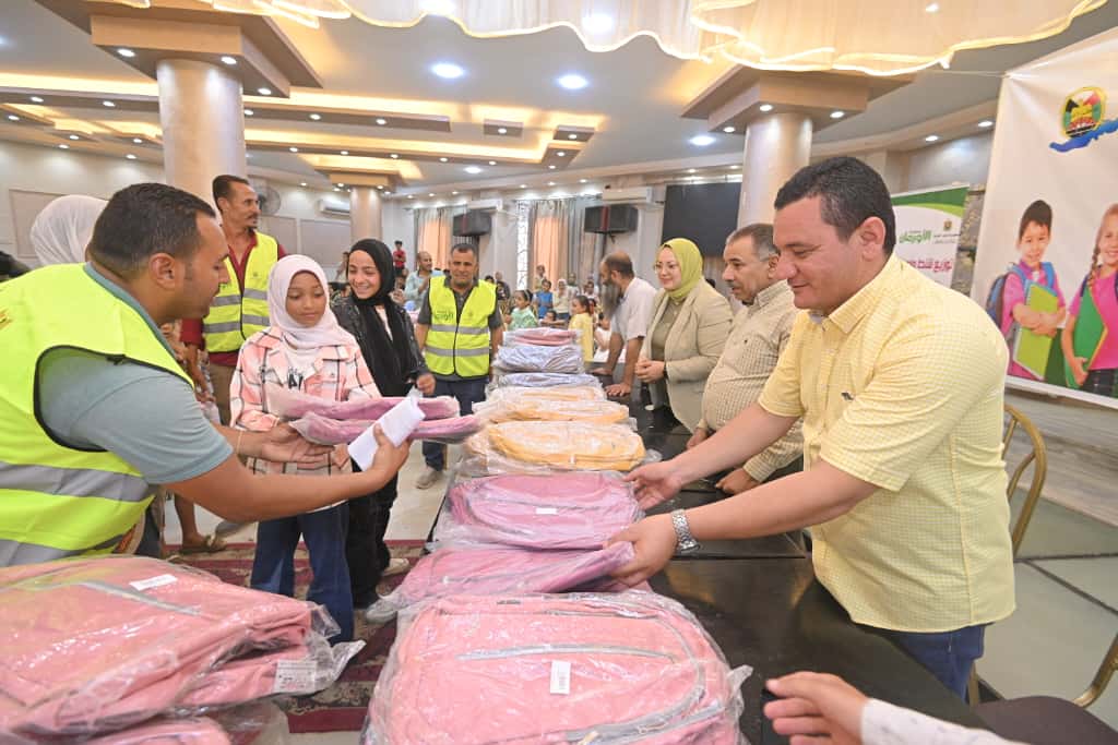 جانب من عمليات الدعم للأسر الأولى بالرعاية (2)