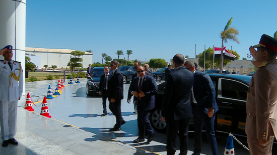 صور حية من قمة شرم الشيخ للسلام وسط توافد زعماء وقادة العالم (14)