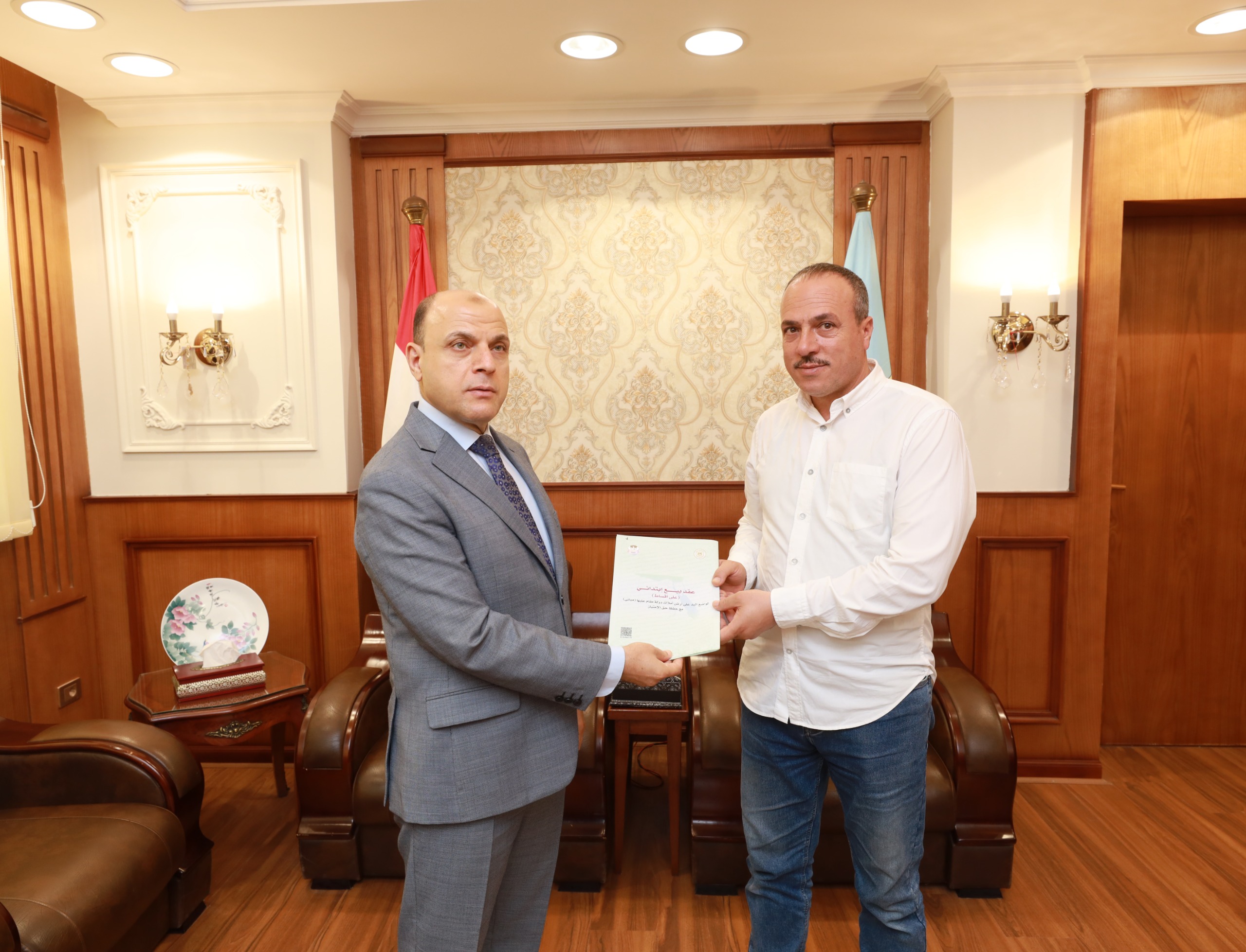 تسليم عقود التقنين