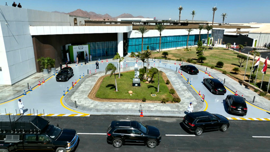 صور حية من قمة شرم الشيخ للسلام وسط توافد زعماء وقادة العالم (13)