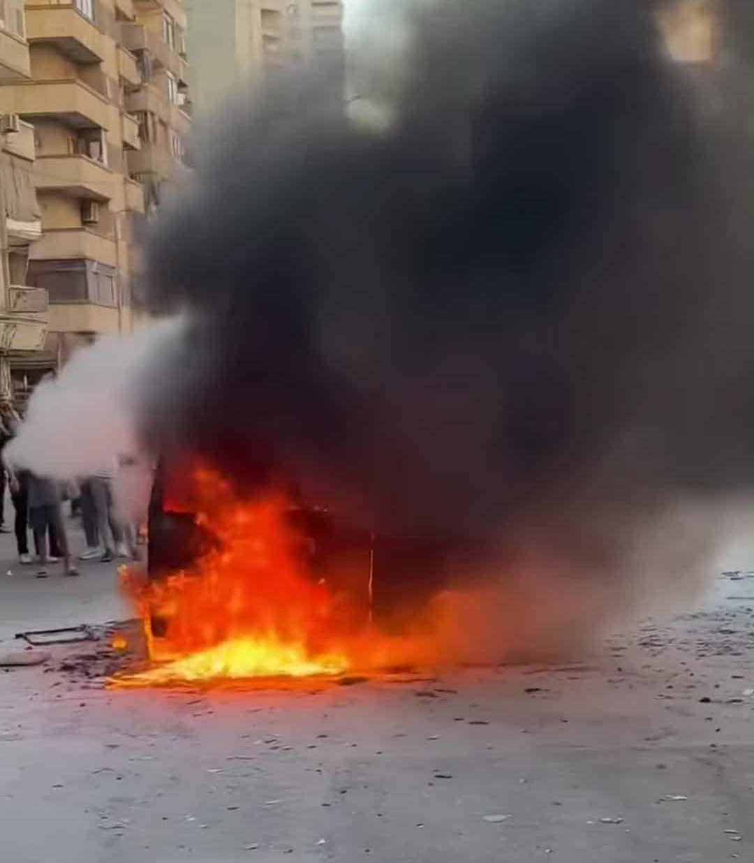 تفحم سيارة في حريق شرق الإسكندرية تفحم سيارة في حريق شرق الإسكندرية