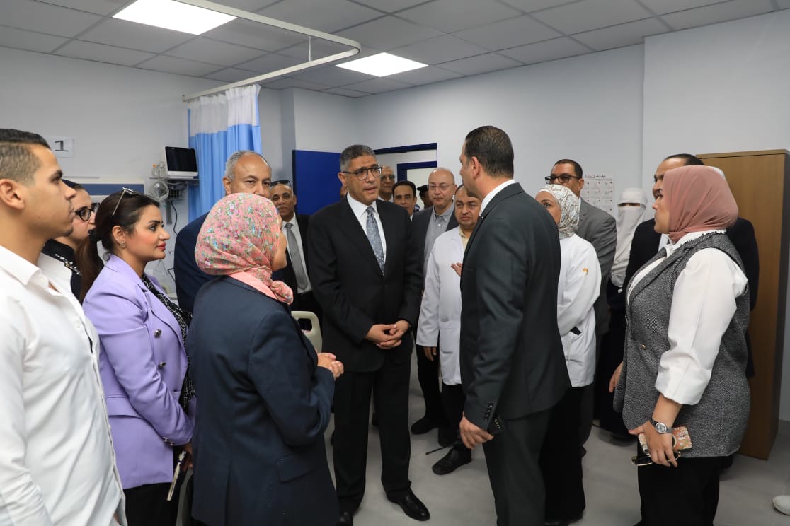 جولة محافظ الجيزة بمستشفى أكتوبر المركزى جولة محافظ الجيزة بمستشفى أكتوبر المركزى