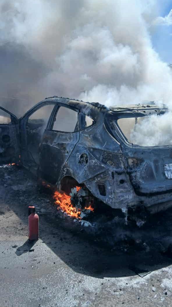 السيطرة علي حريق سيارة في الإسكندرية السيطرة علي حريق سيارة في الإسكندرية