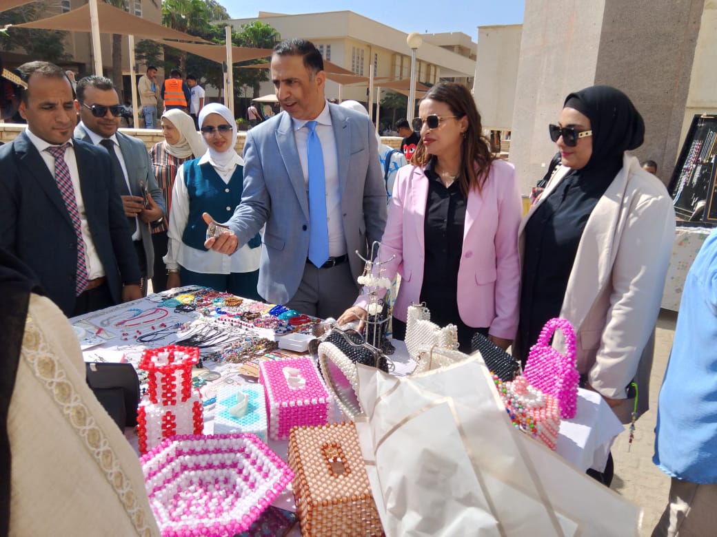 معرض الأسر المنتجة بجامعة حلوان