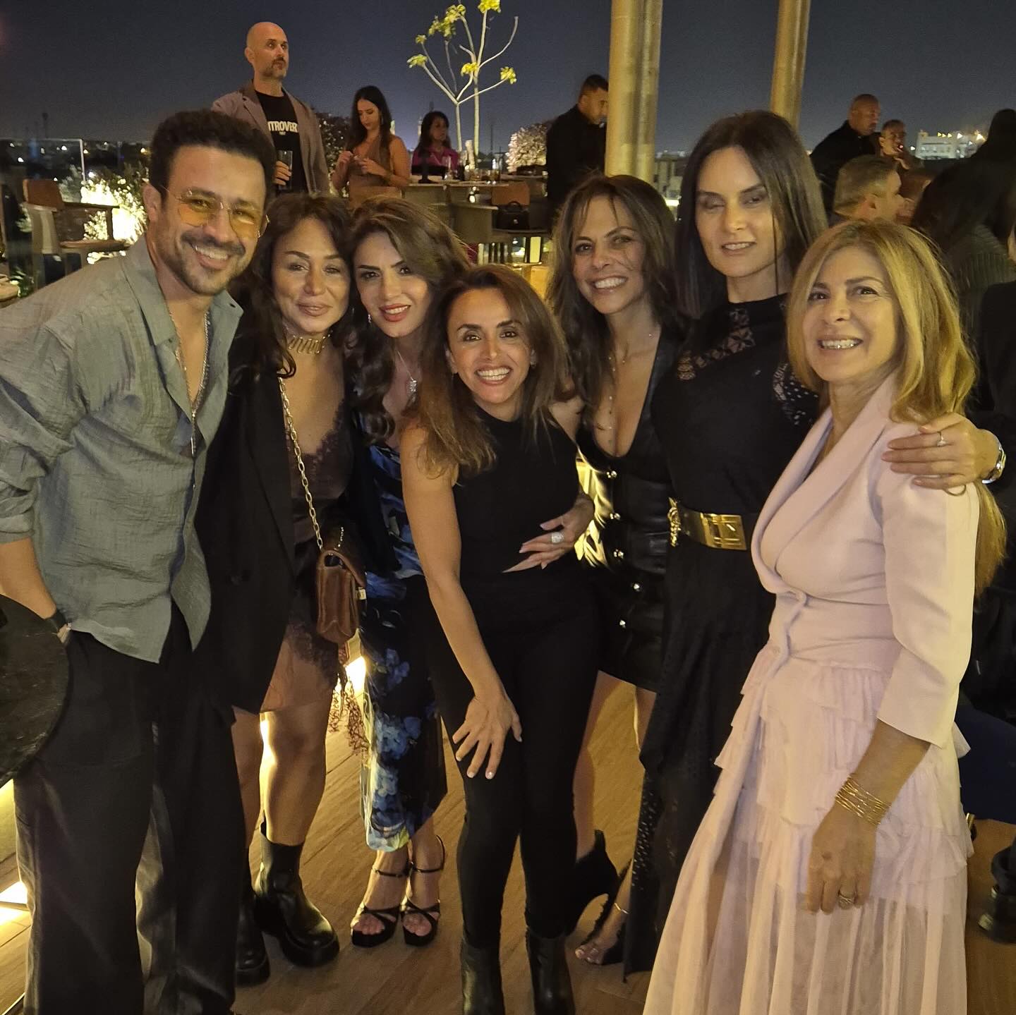 نجلاء بدر تحتفل بعيد ميلادها مع نجوم الفن (6)