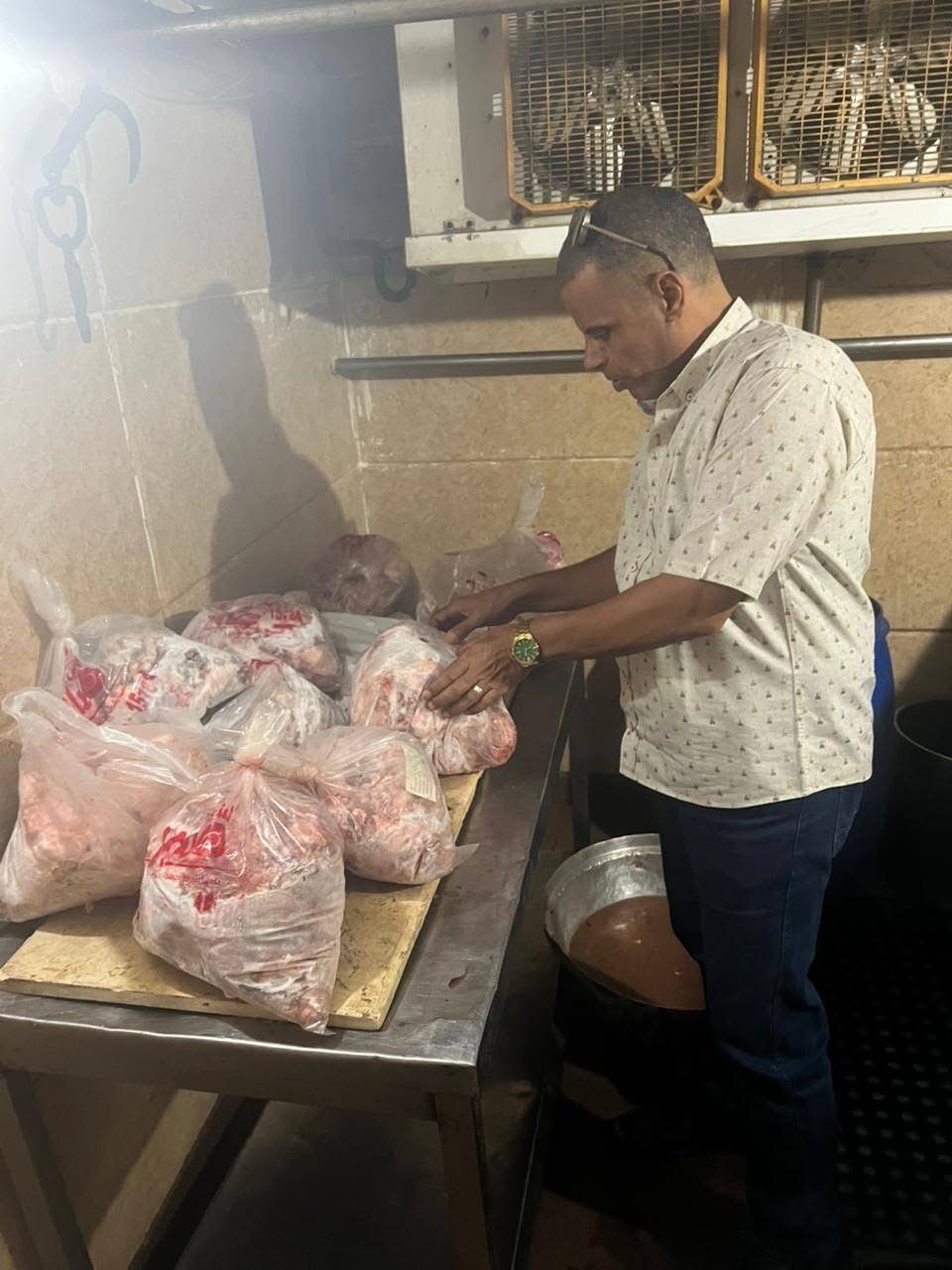 جانب من اللحوم المضبوطة