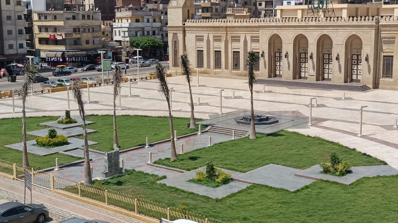 زيادة المساحات الخضراء بساحة مسجد الدسوقي