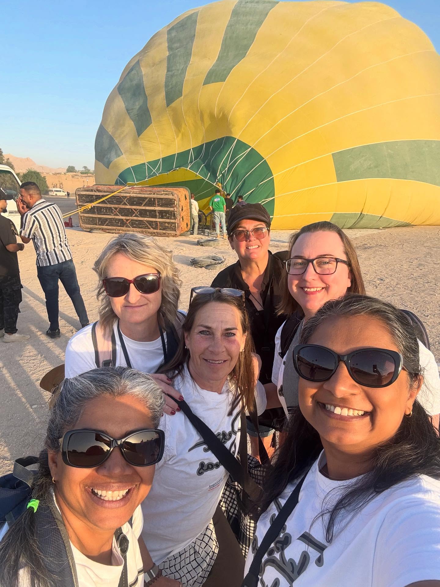 بهجة الأسر والعائلات فى قلب رحلات البالون الطائر