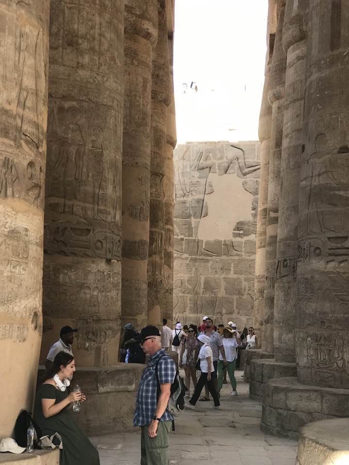 الأجانب من كل دول العالم يزورون الأقصر للإستمتاع بالحضارة المصرية القديمة