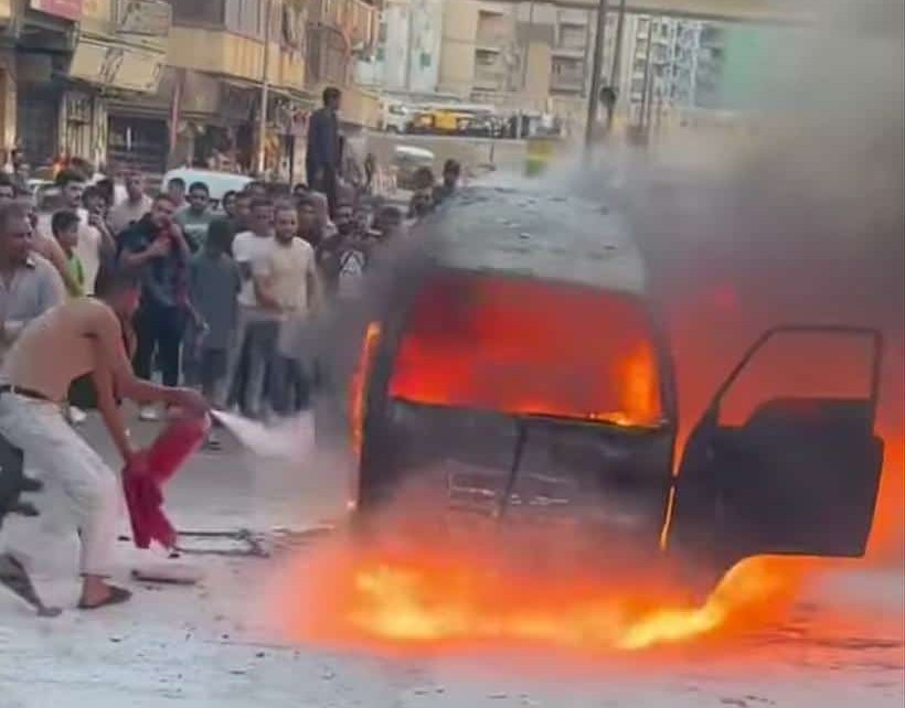 النيران تشتعل في سيارة شرق الإسكندرية النيران تشتعل في سيارة شرق الإسكندرية