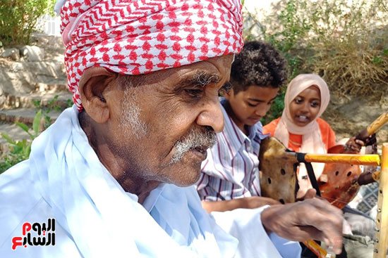 أحمد عبدالماجد عازف طنبور نوبى أحمد عبدالماجد عازف طنبور نوبى