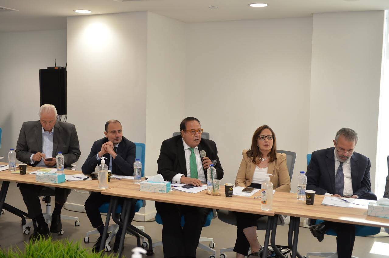 خلال مشاركة أعضاء اللجنة بالاجتماع