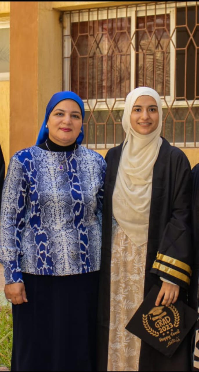 الطالبة هاجر أحمد ابنة التعليم الفني بالجيزة