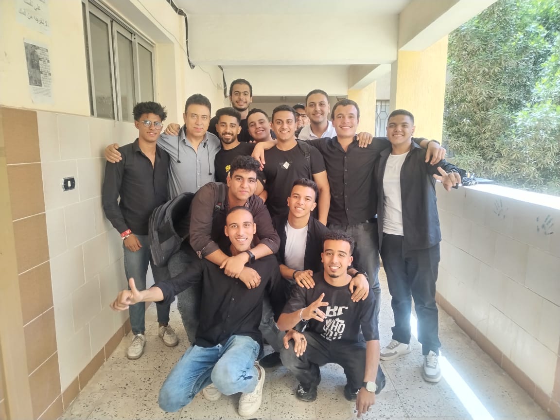 فريق عمل مشروع الخزنة الإلكترونية الذكية