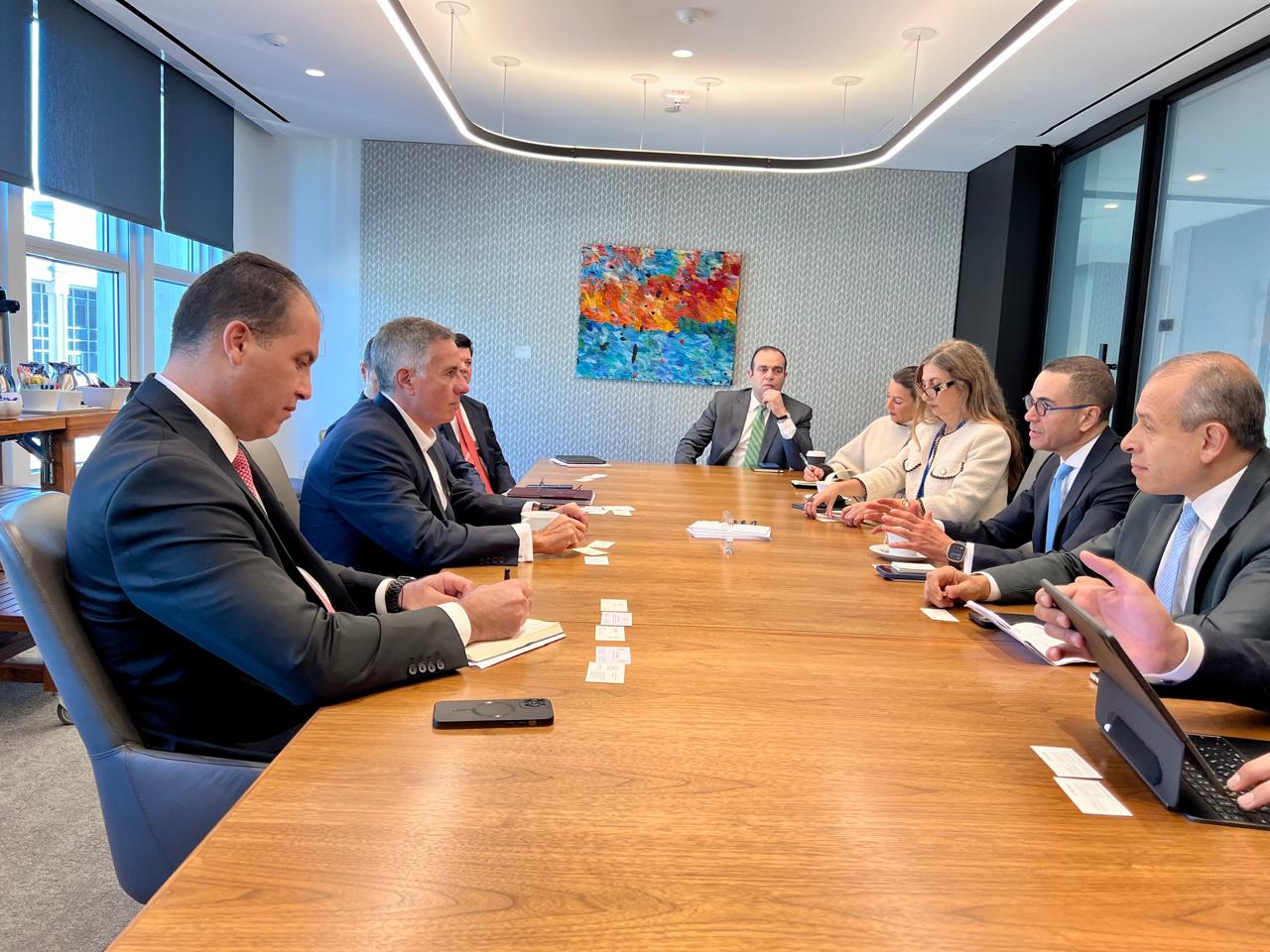 اجتماع وزير الاستثمار مع دانيال بينتو نائب رئيس مجلس إدارة شركة جي بي مورجان تشيس (1)