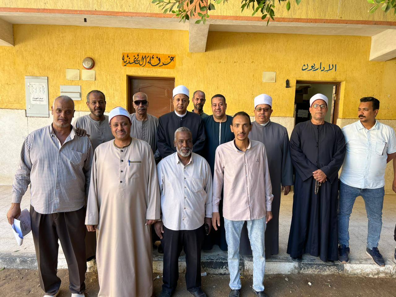 متابعة إنتظام العملية التعليمية داخل مجمع معاهد العديسات بالطود