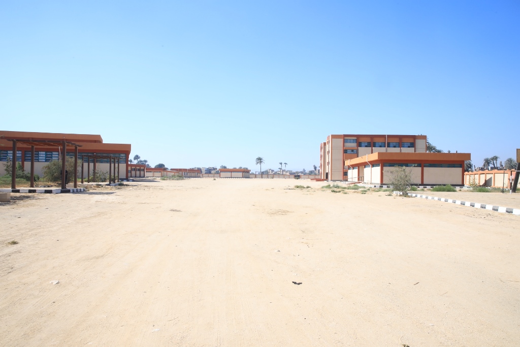 معامل مدرسة الزراعة  (1)