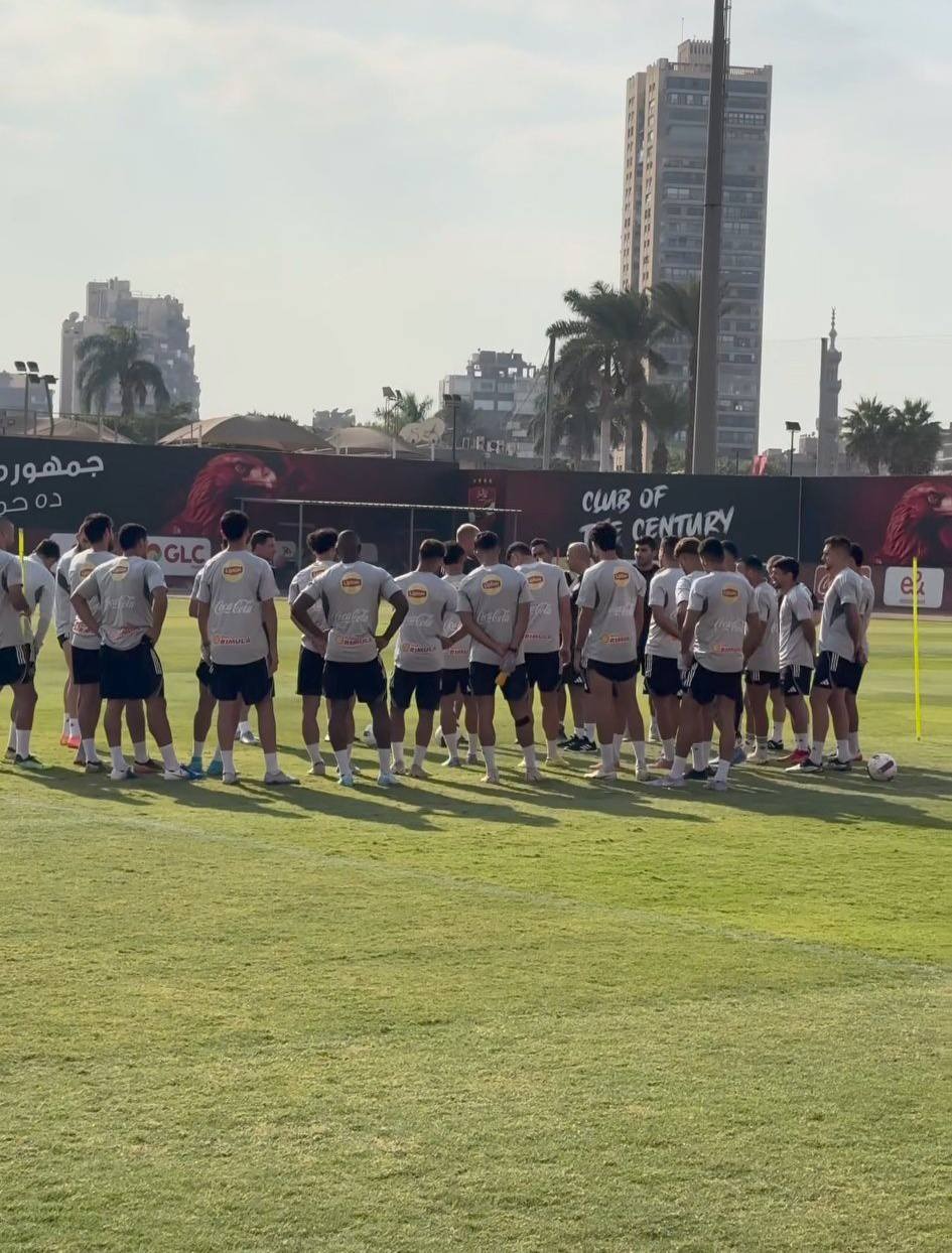 توروب يقود مران الأول مع الأهلي بحضور معاونيه (2)