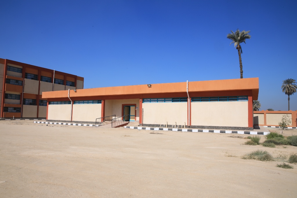 معامل مدرسة الزراعة  (2)