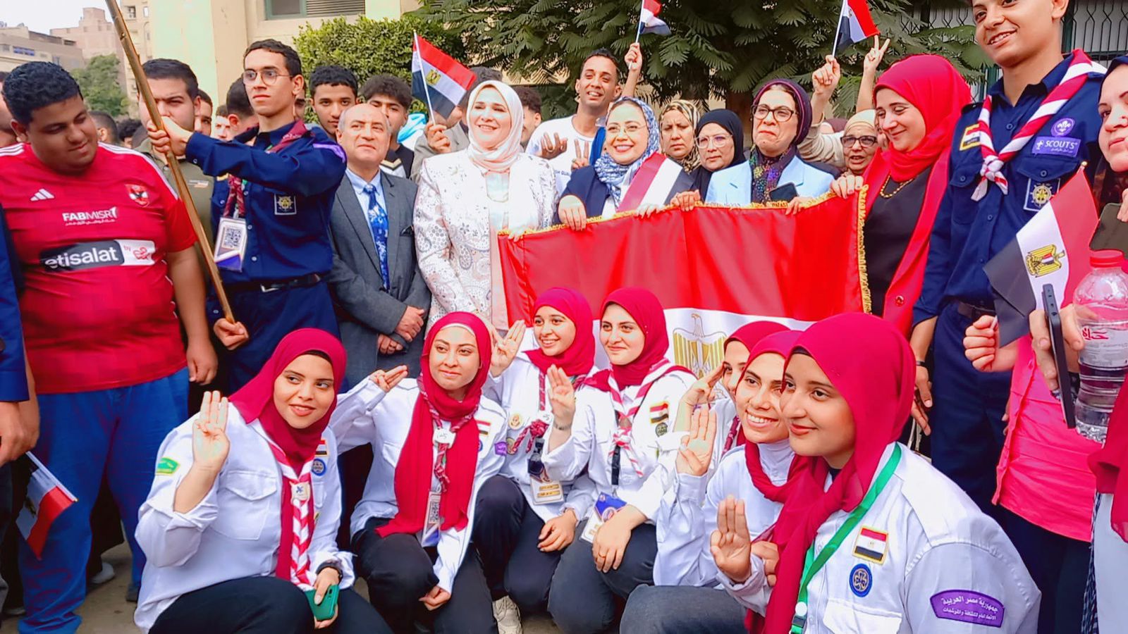 طلاب كلية تجارة طلاب كلية تجارة