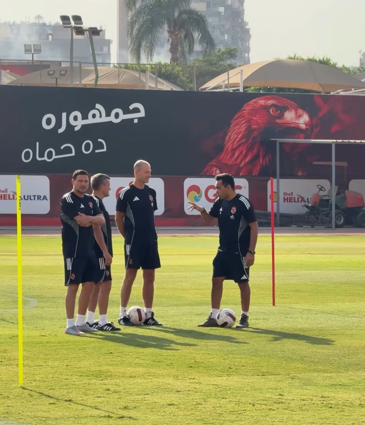 توروب يقود مران الأهلى (4)