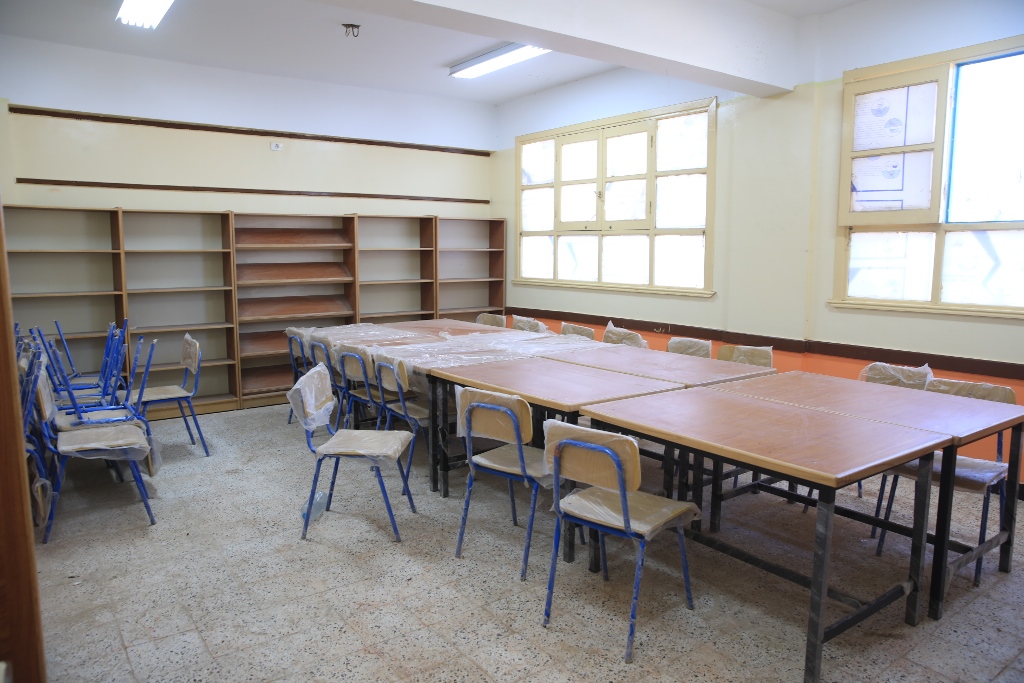 فصول المدرسة من الداخل  (2)