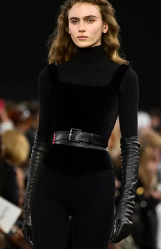 قفازات طويلة