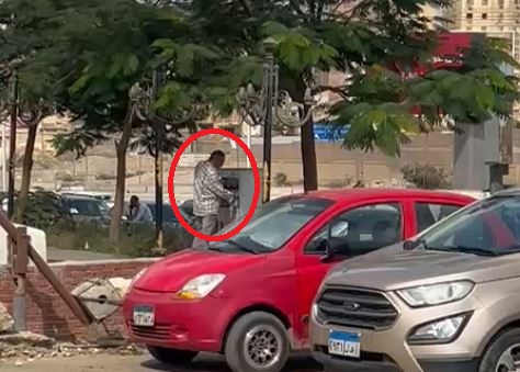 والد سوزى يصل لمساندتها والد سوزى يصل لمساندتها