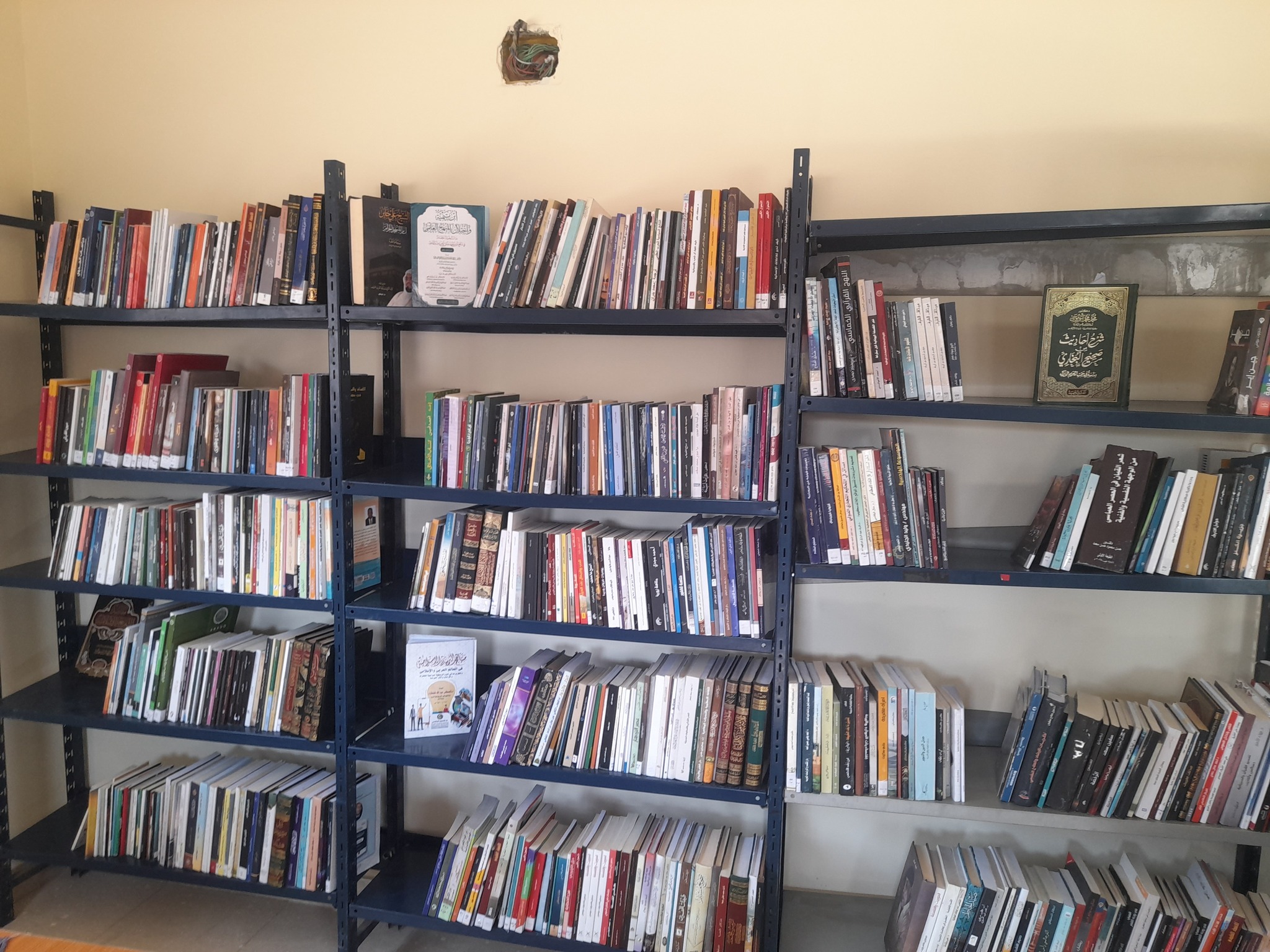 متابعة التجهيزات النهائية لمكتبة مصر العامة فرع الطود قبل إفتتاحها