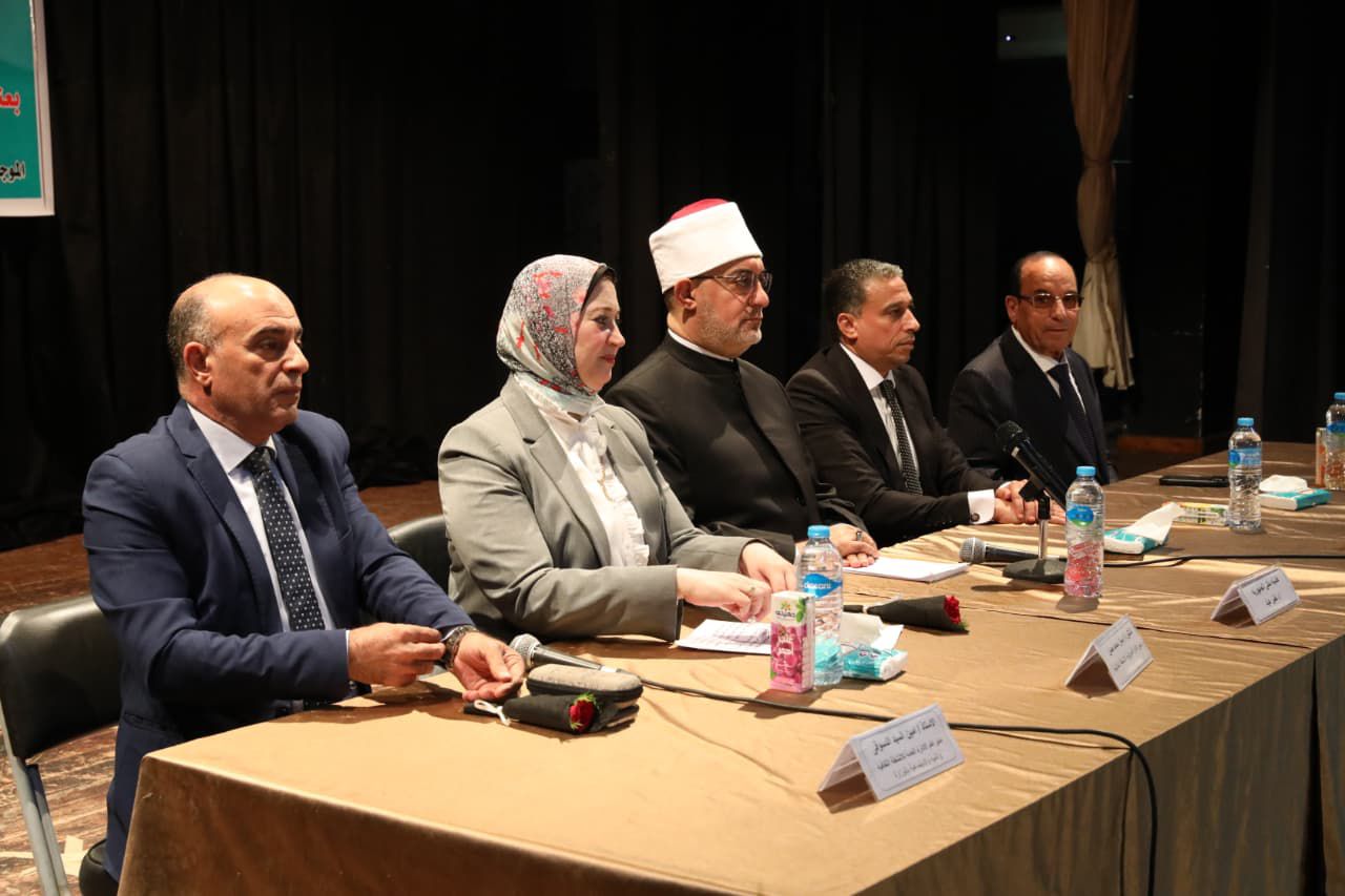 مفتي الجمهورية يشارك في ندوة حول المفاهيم المغلوطة لدى الشباب (2)