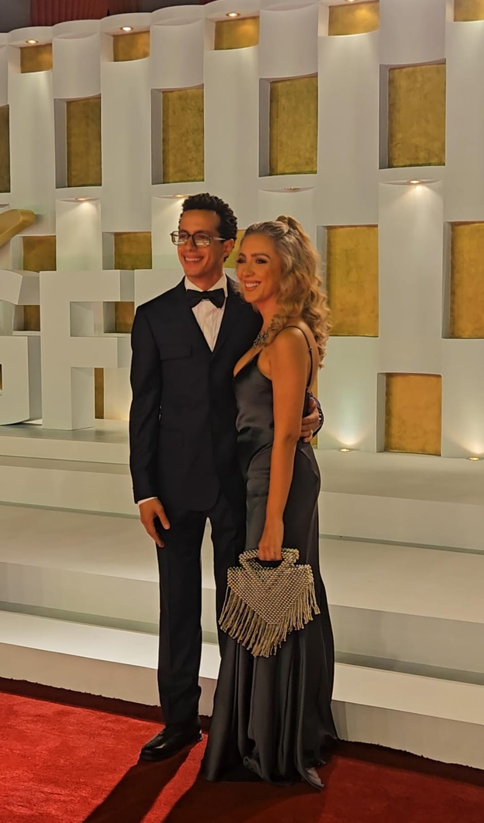 محمود العسيلي وطه دسوقي يصطحبان زوجاتهن وماجد المصري بصحبة ابنه في افتتاح مهرجان الجونة (3)