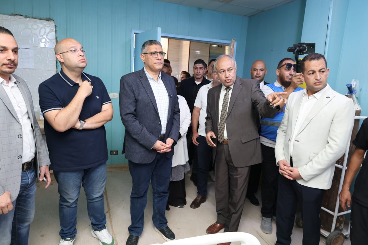 محافظ الجيزة يتفقد مستشفى الواحات البحرية (2)