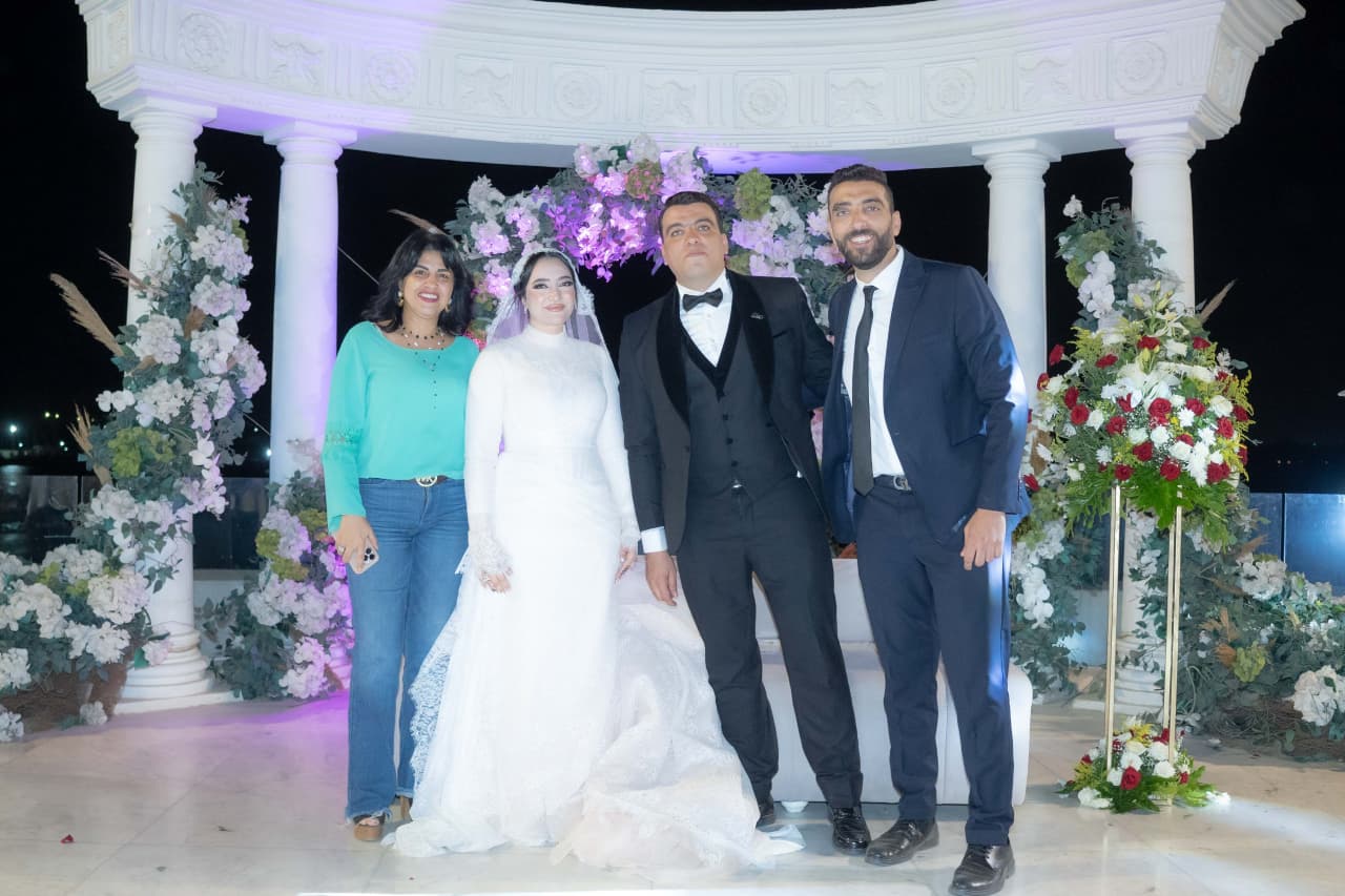 النائبة هند رشاد تشارك حفل زفاف العروسين