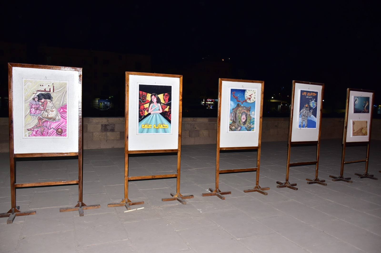 لوحات فنية لطلبة كلية الفنون الجميلة بالأقصر لوحات فنية لطلبة كلية الفنون الجميلة بالأقصر