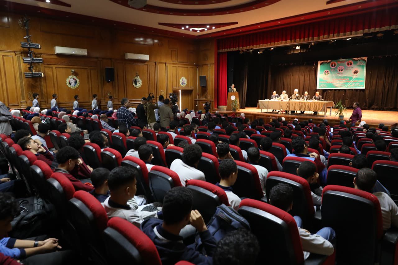 جانب من الندوة