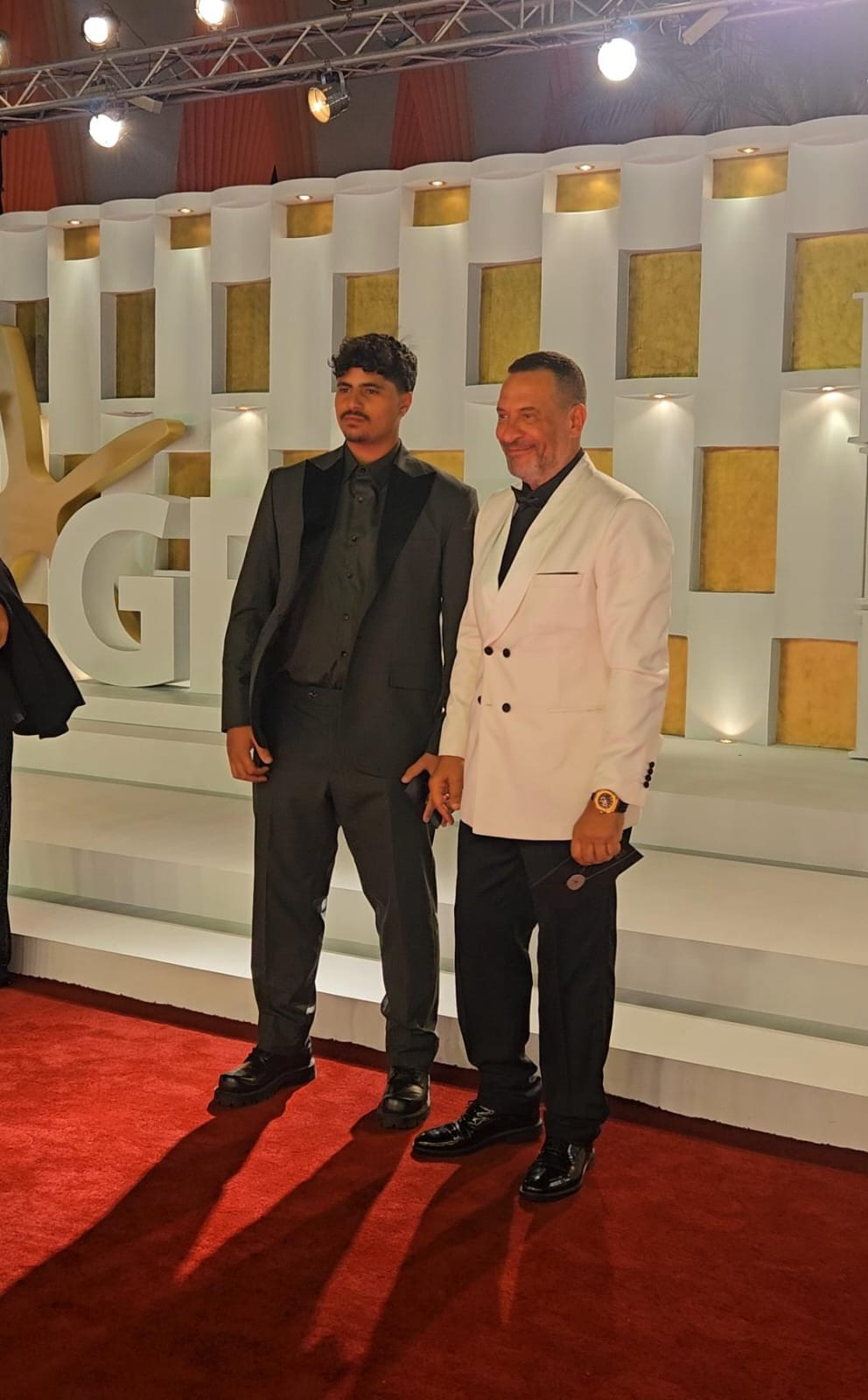 محمود العسيلي وطه دسوقي يصطحبان زوجاتهن وماجد المصري بصحبة ابنه في افتتاح مهرجان الجونة (2)