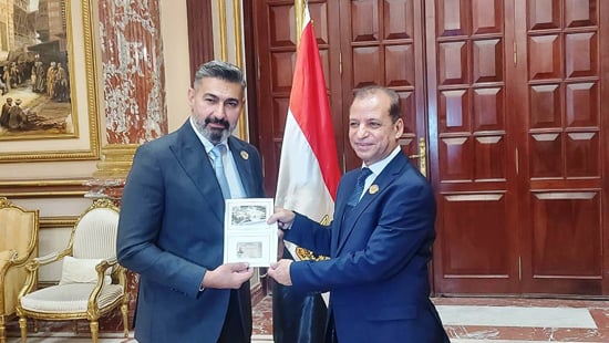 ياسر جلال بعد استلامه كارنيه الشيوخ (2)