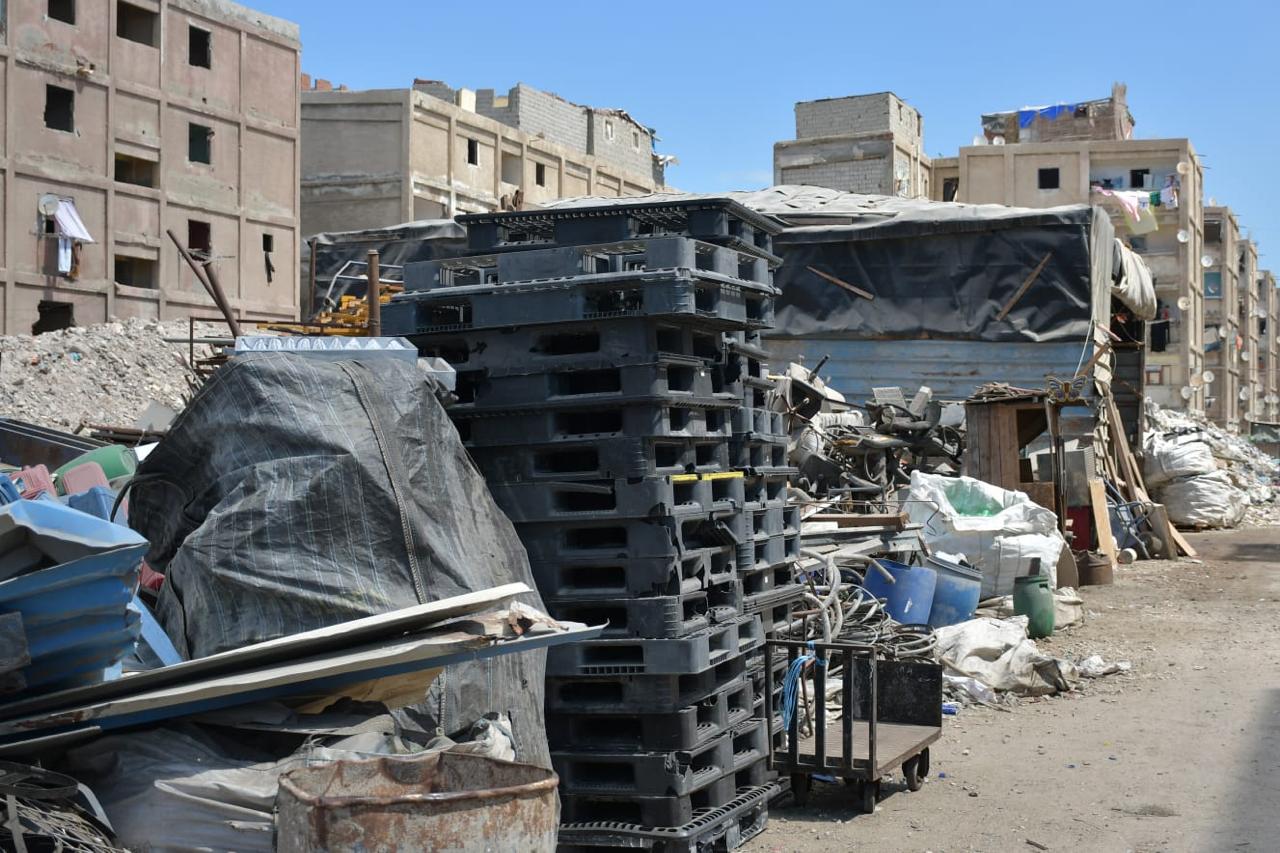 مخالفات في الحي