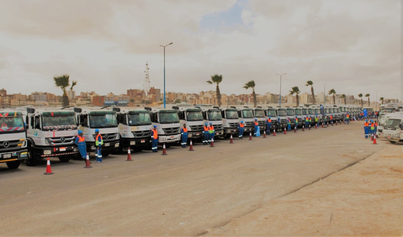 اسطول سيارات ومعدات شركة مياه مطروح للتعامل مع الامطار والسيول