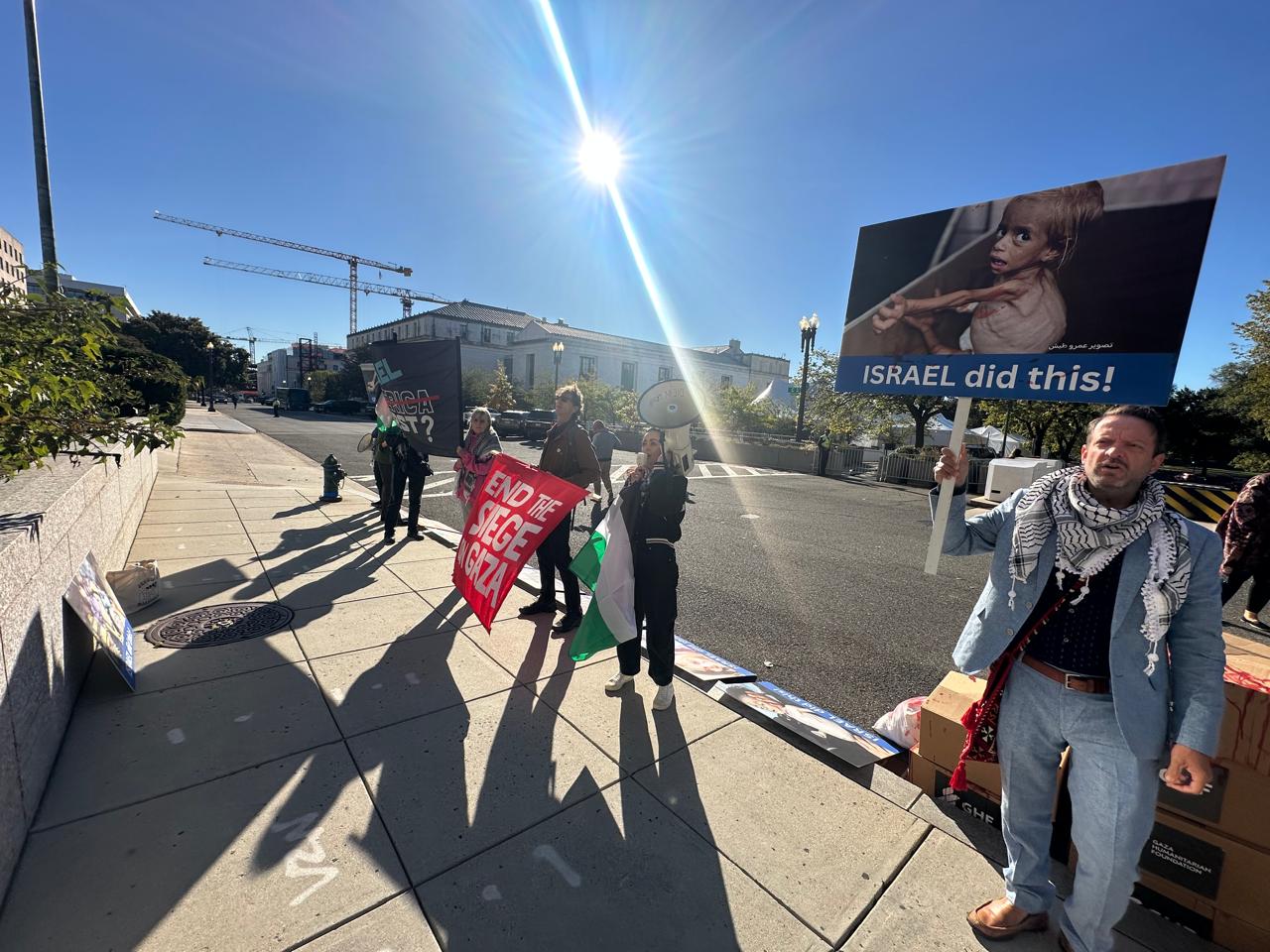 مظاهره أمام الخارجية الأمريكية  (2)