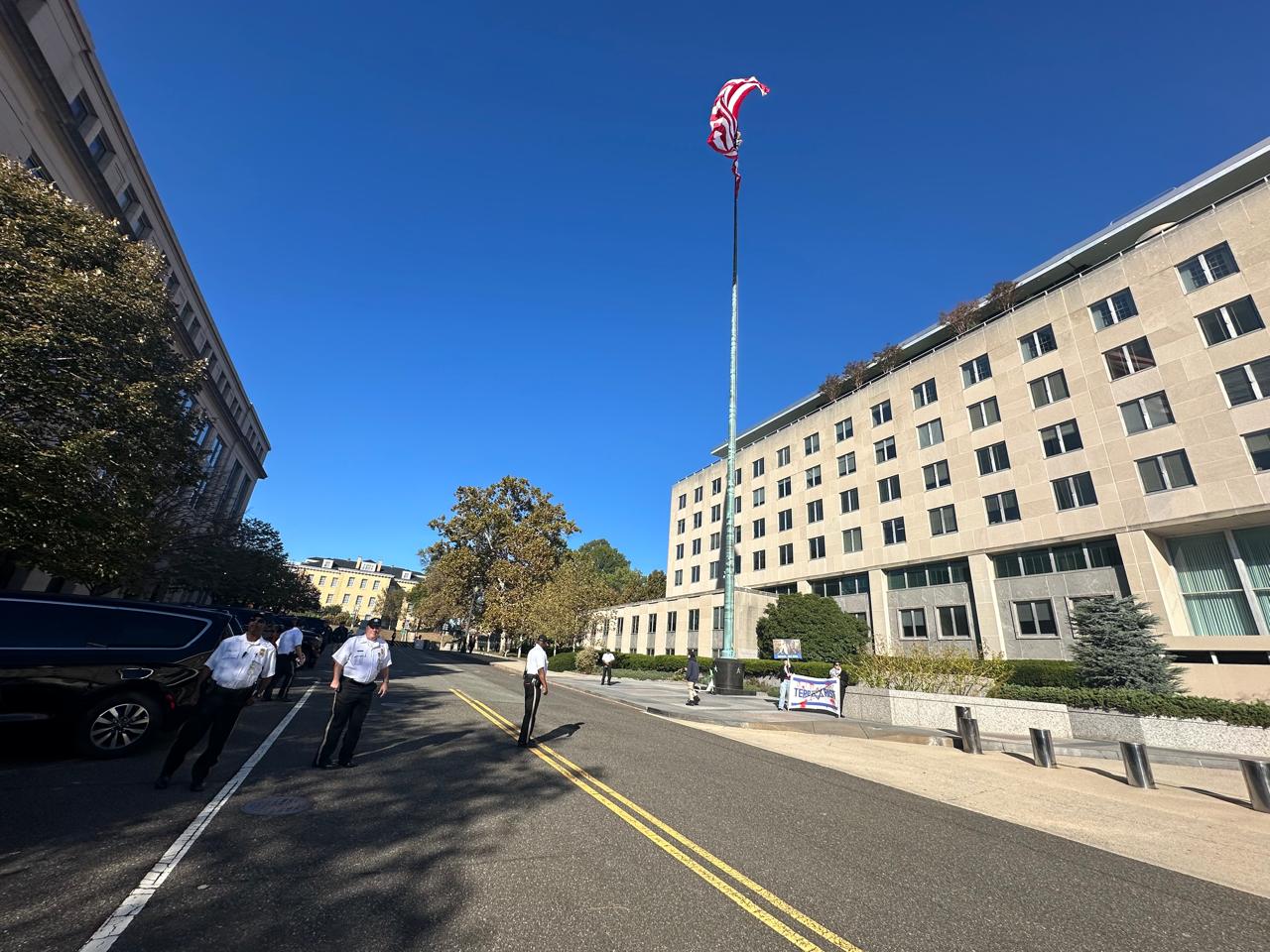 مظاهره أمام الخارجية الأمريكية  (5)