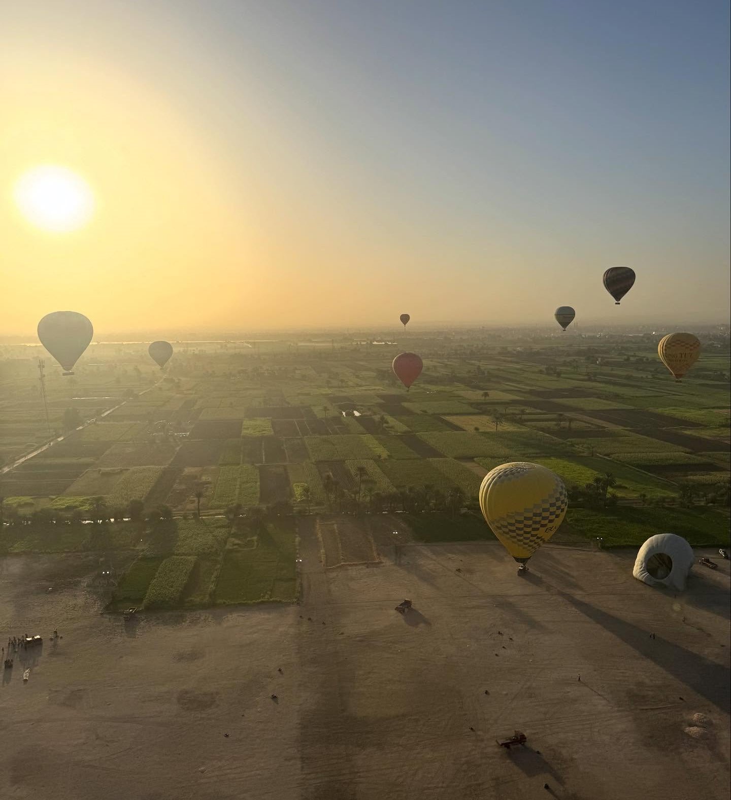 تحليق 1350 سائح من حول العالم على متن 47 رحلة بالون طائر تحليق 1350 سائح من حول العالم على متن 47 رحلة بالون طائر