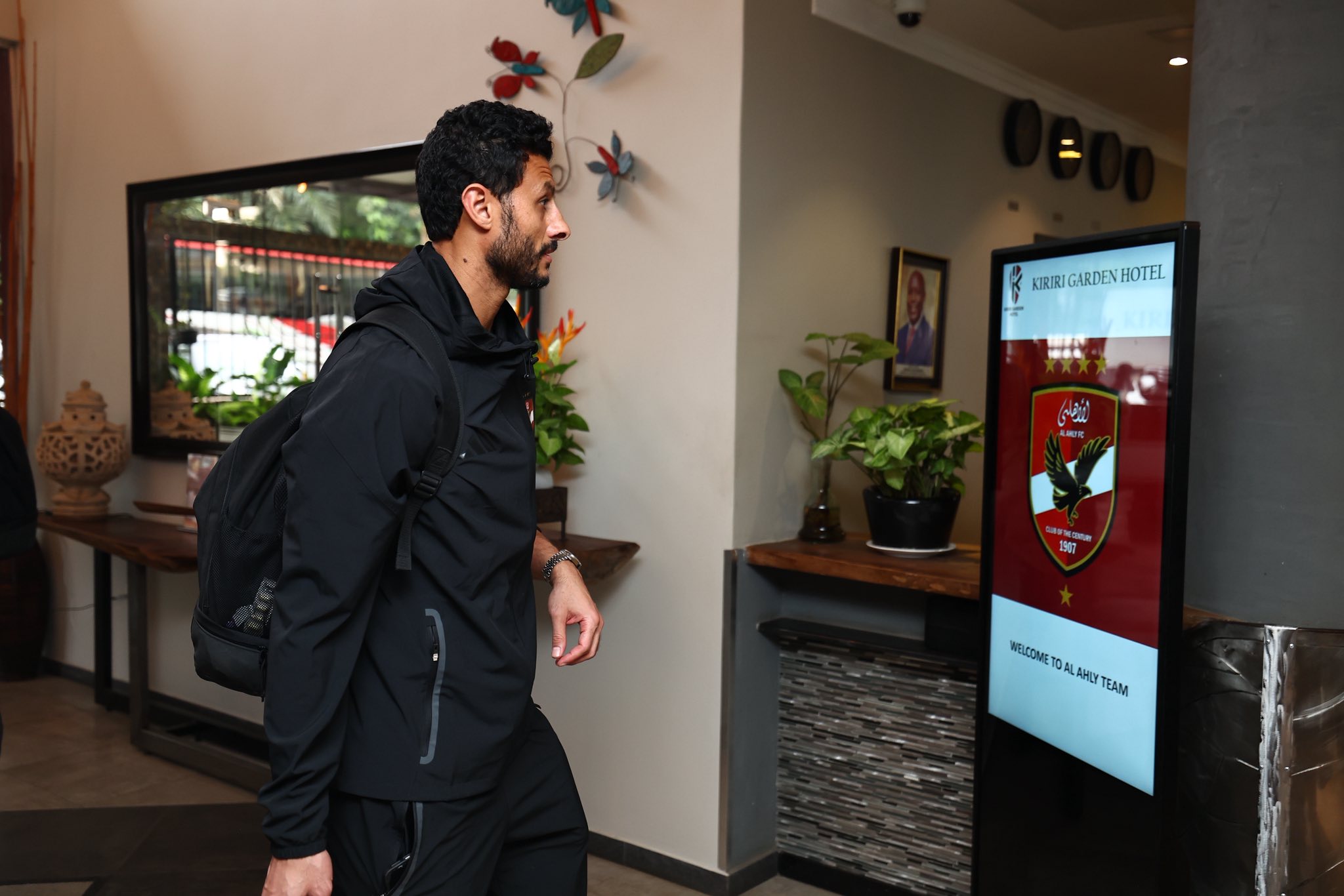 الأهلي يصل فندق الإقامة ببورندي الأهلي يصل فندق الإقامة ببورندي